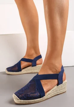 Granatowe Sandały na Plecionym Koturnie z Koronką na Cholewce Leirphio
