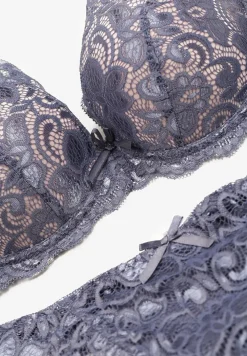 Granatowo-Różowy Komplet Bielizny z Koronką i Kokardkami Biustonosz i Stringi Nasorinne