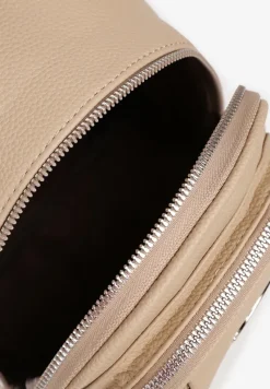 Jasnobeżowy Klasyczny Plecak Zdobiony Metalowym Detalem z Regulowanymi Szelkami Ravandelle