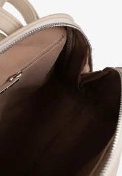 Jasnobeżowy Plecak o Trapezowym Kształcie Zdobiony Przeszyciem Polzedi