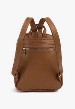Jasnobrązowy Mały Plecak z Regulowanymi Szelkami Zdobiony Metalowym Detalem Labilia