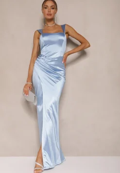 Jasnoniebieska Satynowa Sukienka z Marszczeniem na Ramiączkach o Dopasowanym Kroju Lisarionea