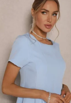 Jasnoniebieska Sukienka o Rozkloszowanym Kroju na Krótki Rękaw Zdobiona Przeszyciami Mepiza