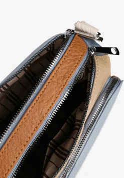 Jasnoniebieska Torebka Listonoszka Zdobiona Kontrastującymi Wstawkami Kolleila