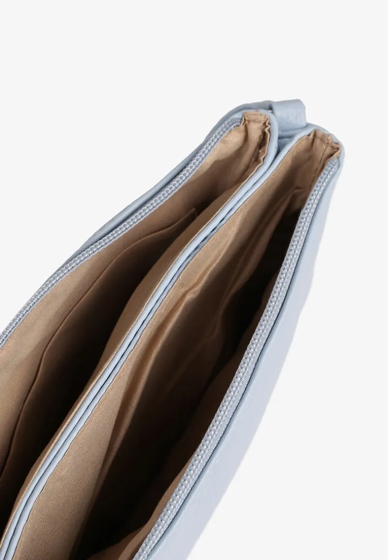 Jasnoniebieska Torebka Typu Listonoszka o Prostokątnym Fasonie Izinia