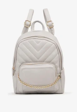 Jasnoszary Plecak Ozdobiony Łańcuszkiem i Pikowaniem Kolaggia