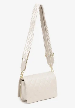 Kremowa Trzykomorowa Mała Torebka z Pikowaniem i Dodatkowymi Odczepianymi Paskami Siarolia