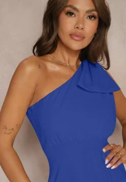 Niebieska Sukienka Koktajlowa o Asymetrycznym Kroju na Jedno Ramię Ozdobiona Kokardą Vimorissa