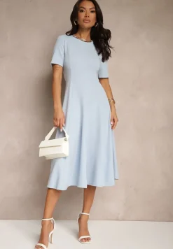 Niebieska Sukienka Rozkloszowana o Taliowanym Fasonie Telaswena