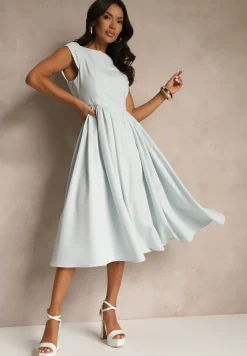 Niebieska Sukienka Vices o Rozkloszowanym Kroju z Dekoltem w Kształcie Łódki Milioria