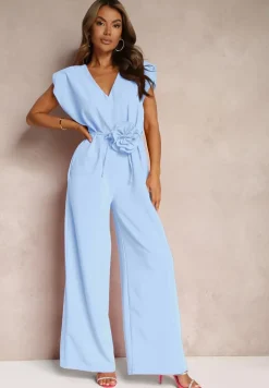 Niebieski Kombinezon Wykończony Prostymi Szerokimi Nogawkami z Wiskozą i Kwiatem 3D Dimentia