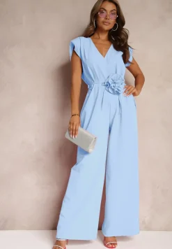 Niebieski Kombinezon Wykończony Prostymi Szerokimi Nogawkami z Wiskozą i Kwiatem 3D Dimentia