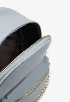 Niebieski Mały Plecak z Imitacji Skóry na Regulowanych Szelkach z Łańcuszkiem Carnissa