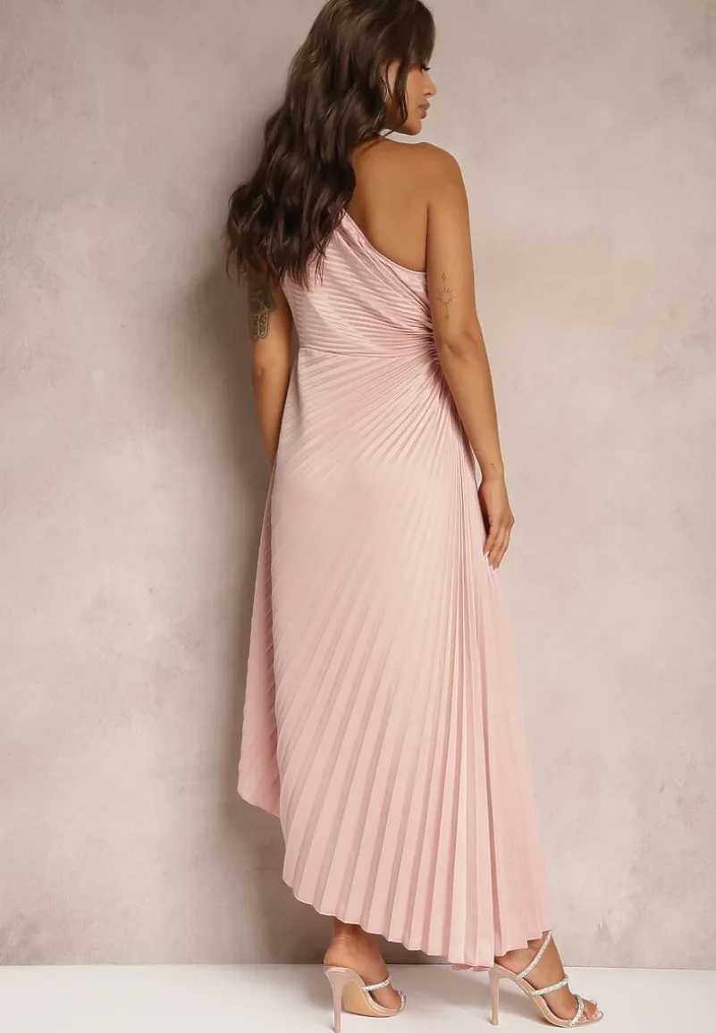 Różowa Asymetryczna Sukienka z Plisowanym Dołem i Aplikacją w Kształcie Kwiatu Fevima