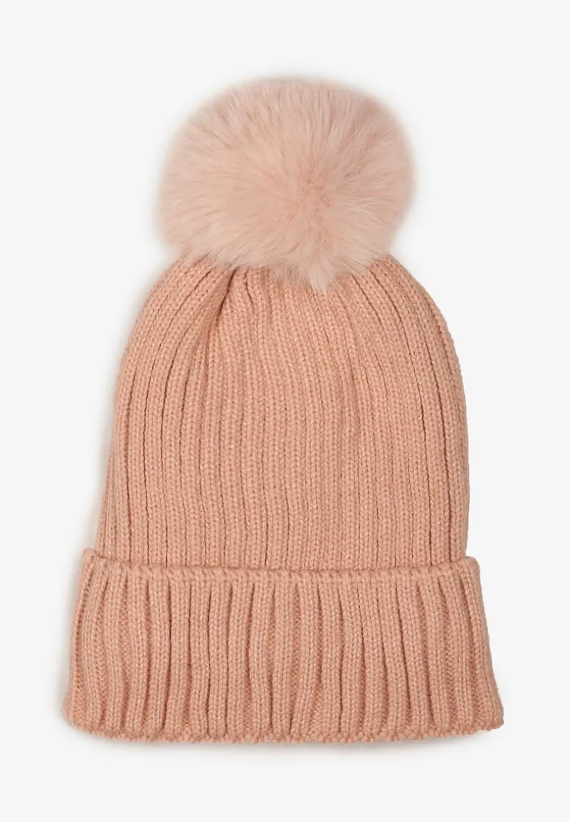 Różowa Czapka z Dzianinowego Materiału Ozdobiona Puszystym Pomponem Lilinde