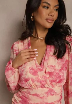 Różowa Kopertowa Sukienka Zdobiona Marszczeniem i Falbanami Jalliera