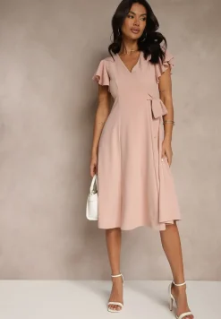 Różowa Kopertowa Sukienka z Rozkloszowanym Dołem i Ozdobnym Wiązaniem Dannola