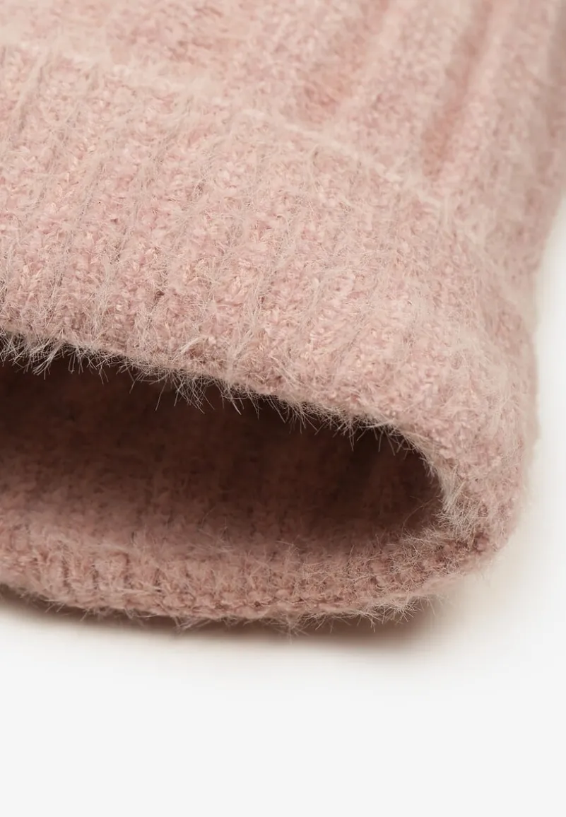 Różowa Prążkowana Czapka Ozdobiona Pomponem Vamilora