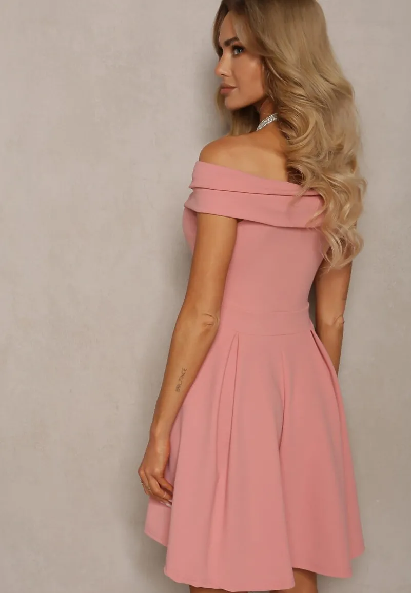 Różowa Rozkloszowana Sukienka z Dekoltem w Łódkę Cerania