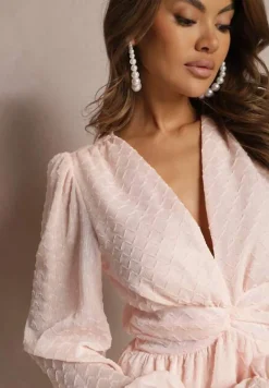 Różowa Rozkloszowana Sukienka Pokryta Transparentną Tkaniną z Wycięciami po Bokach Cedriona