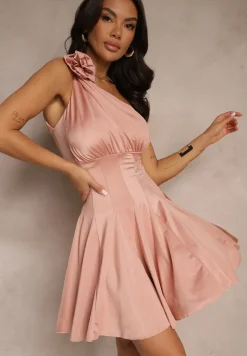 Różowa Rozkloszowana Sukienka Satynowa na Jedno Ramię z Kwiatem 3D Olerriva