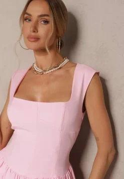 Różowa Sukienka o Rozkloszowanym Kroju z Kwadratowym Dekoltem Halivira