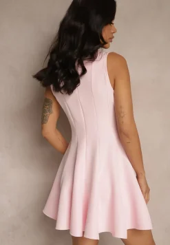 Różowa Sukienka o Rozkloszowanym Kroju z Przeszyciami Lenirae