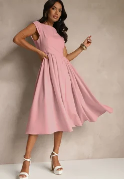 Różowa Sukienka Vices o Rozkloszowanym Kroju z Dekoltem w Kształcie Łódki Milioria