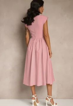 Różowa Sukienka Vices o Rozkloszowanym Kroju z Dekoltem w Kształcie Łódki Milioria