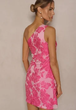 Różowa Sukienka w Kwiaty o Taliowanym Fasonie z Asymetryczną Górą na Jedno Ramię Halavira