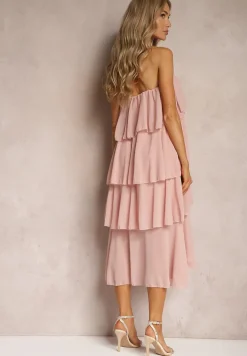 Różowa Sukienka z Kwiatową Broszką Wykończona Falbanami i Wiązaniem na Szyi Tinashell