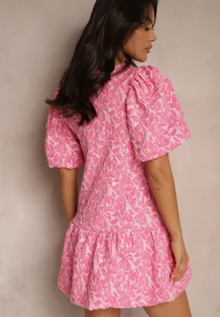 Różowa Trapezowa Sukienka z Rękawkami w Gumkę i z Falbanką na Dole Ninatiela