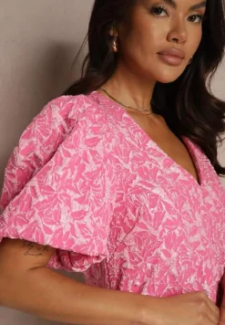 Różowa Trapezowa Sukienka z Rękawkami w Gumkę i z Falbanką na Dole Ninatiela