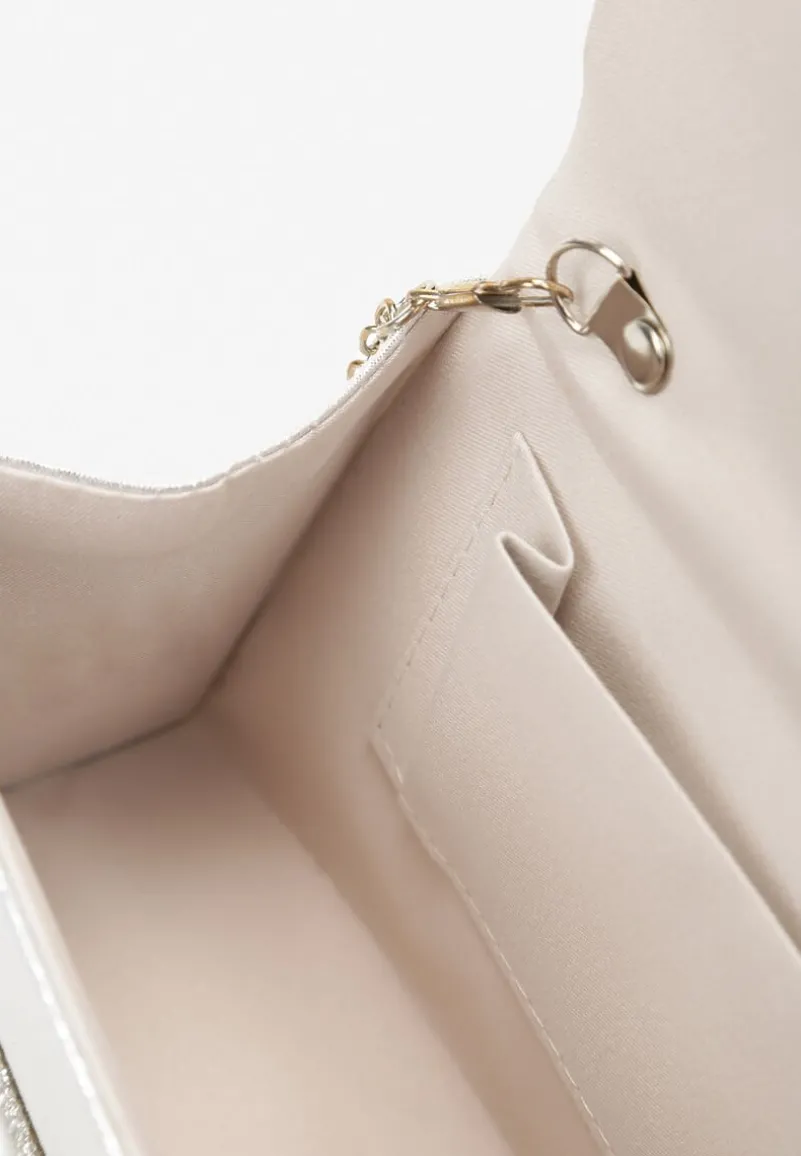 Srebrna Połyskująca Torebka w Cyrkonie z Rączką Klesja