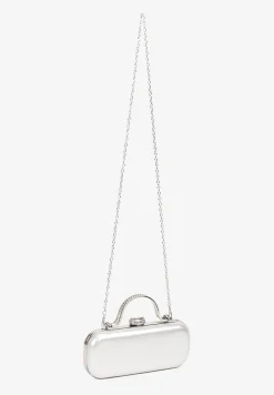 Srebrna Torebka Koktajlowa Zapinana na Zatrzask z Łańcuszkiem i Rączką Ozdobiona Cyrkoniami Carsea