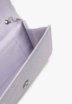 Srebrna Torebka Kopertowa Ozdobiona Brokatem i Asymetryczną Klapką Trippiera