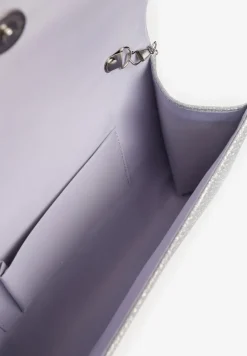 Srebrna Torebka Kopertowa Ozdobiona Metaliczną Nicią z Łańcuszkiem Ceriora