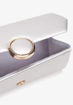 Srebrna Torebka Kopertówka z Magnetyczną Klapą i Odpinanym Łańcuszkiem Ahora