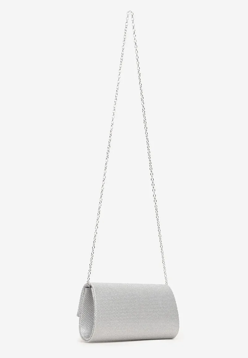 Srebrna Torebka o Fasonie Kopertówki z Brokatowym Zdobieniem Gracenia