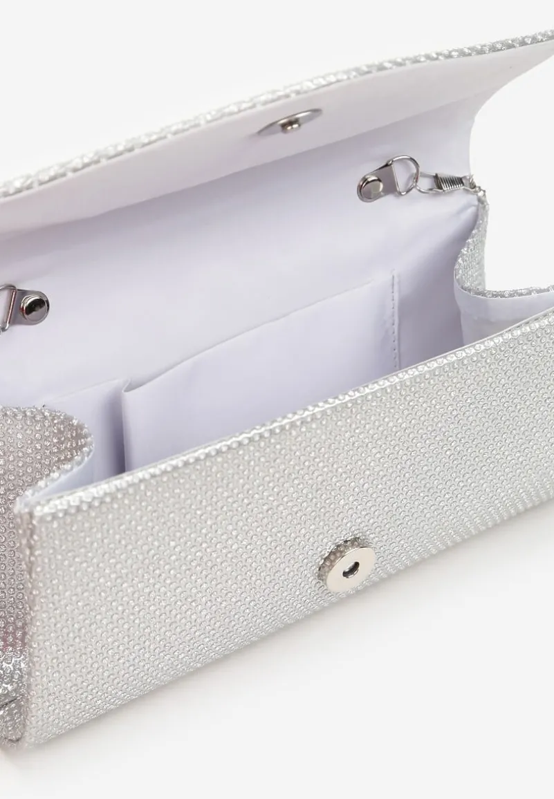 Srebrna Torebka o Fasonie Kopertówki z Brokatowym Zdobieniem Gracenia