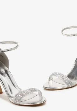Srebrne Brokatowe Sandały na Klepsydrowej Szpilce z Drobnymi Cyrkoniami Isoldis