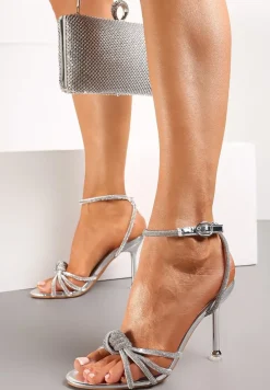 Srebrne Lakierowane Sandały Vices na Szpilce z Cyrkoniami na Paskach Vanarila