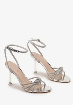 Srebrne Lakierowane Sandały Vices na Szpilce z Cyrkoniami na Paskach Vanarila