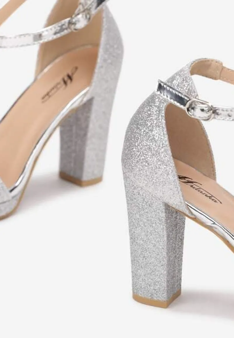 Srebrne Sandały na Słupku Zdobione Brokatem Aldohr