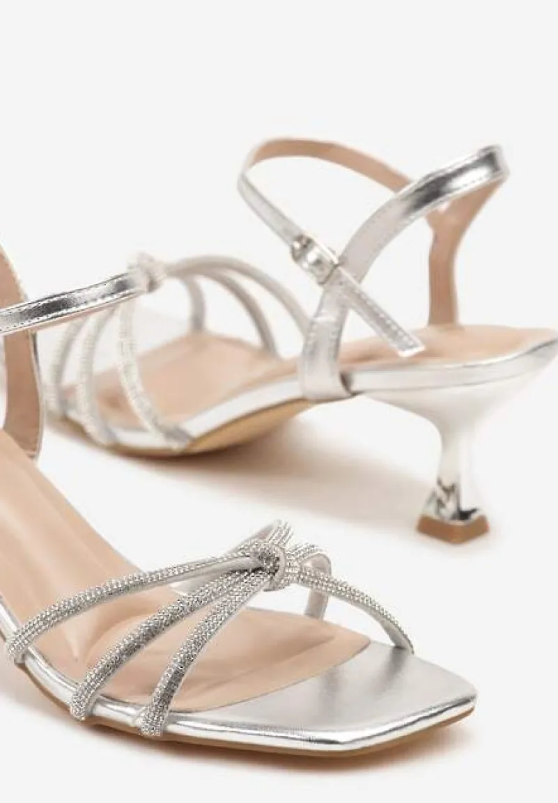 Srebrne Sandały Vices na Obcasie Typu Kaczuszka Ozdobione Cyrkoniami Lumariane