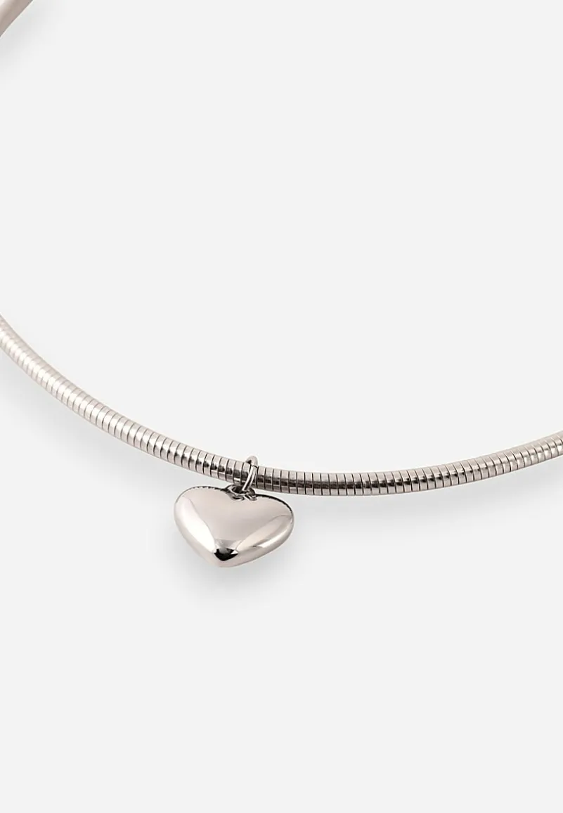 Srebrny Naszyjnik Ozdobiony Sercem Malverra