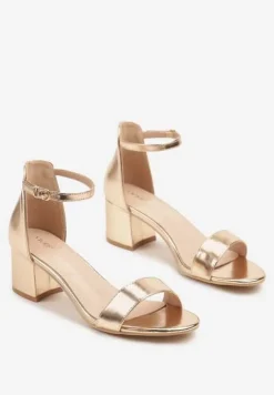 Szampańskie Basicowe Sandały na Słupku Vices z Paskiem Wokół Kostki Varhira