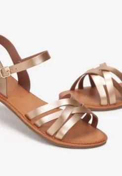 Szampańskie Płaskie Sandały z Cienkimi Paskami i Sprzączką Yamileta