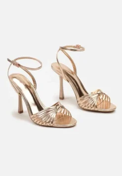 Szampańskie Sandały na Szpilce z Cienkimi Paseczkami z Supełkiem Wloedia