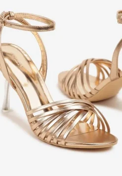 Szampańskie Sandały Vices na Obcasie z Ozdobnymi Paskami Folavea